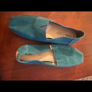 Teal Toms flats, excellent condition! 7.5